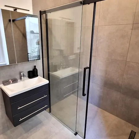 Modernes Im Zentrum Von *